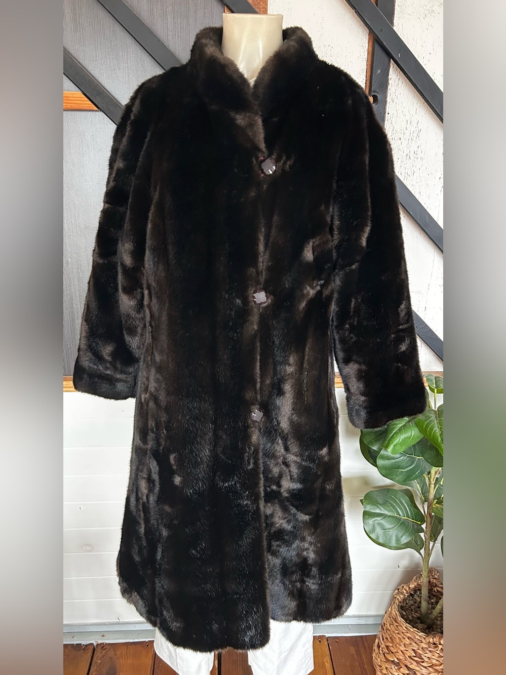 Vintage Custom-Made Dark Brown Faux Mink Fur Coat – Women’s Medium (Estimated)